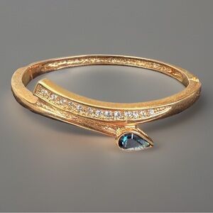 Vintage goldtone green bling cuff bracelet